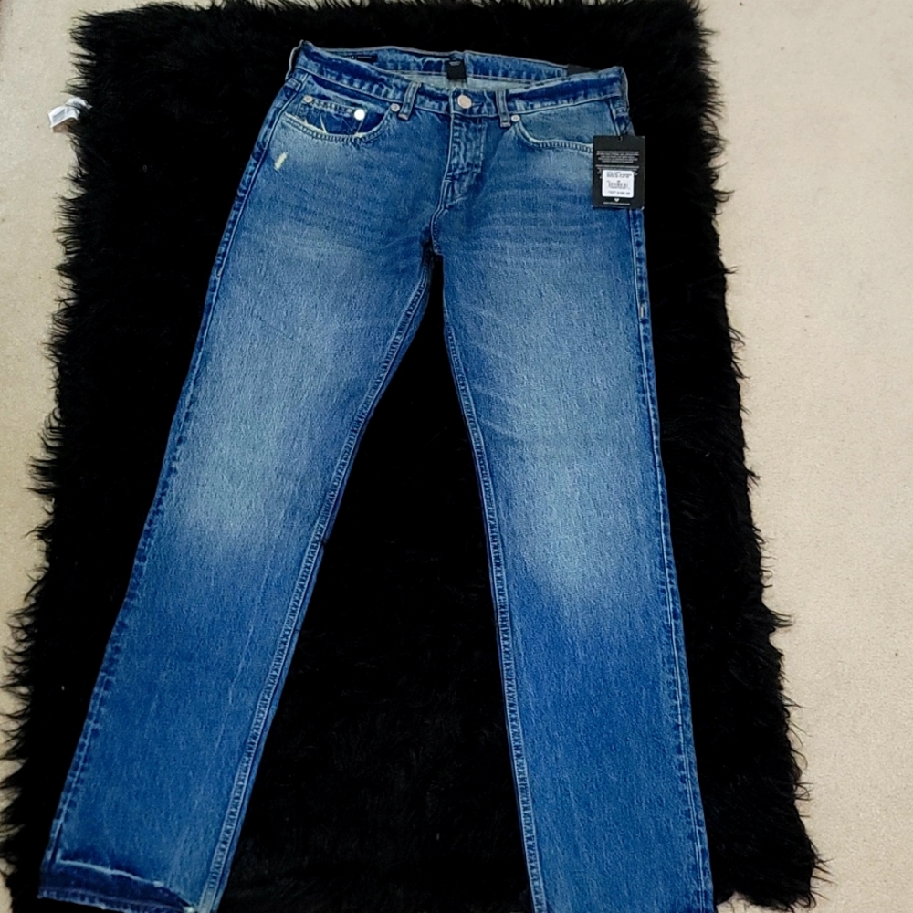 TRUE RELIGION JEANS